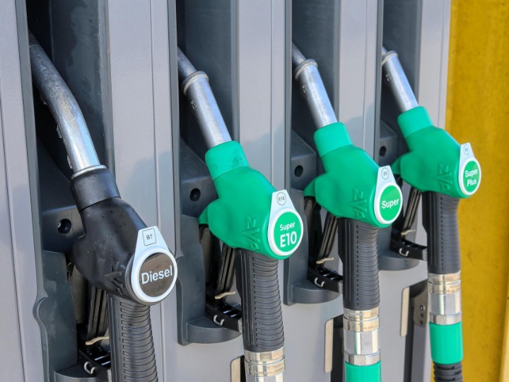 Magántulajdonú gépjárművek kapnak ezentúl 480 forintos áron üzemanyagot - Megjelent a rendelet
